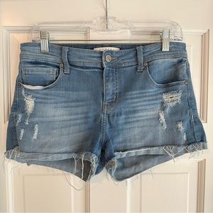 Eunina | Lexi Low Rise Light Wash Jean Shorts | Size Medium